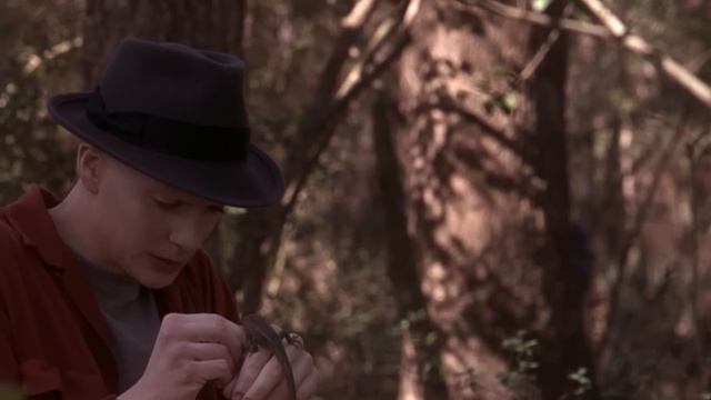 Он опередил эволюцию на 1000 лет, но это не мешает школьным хулиганам издеваться над ним смотреть онлайн