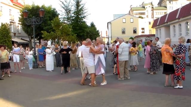И Слеза На Погоны Упадёт, Как Звезда... смотреть онлайн