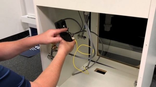 GROHE | GROHE Zedra Touch Kitchen Faucet | Installation Video