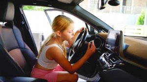 24 ЧАСА В МАШИНЕ! Дешевая vs Дорогая Тачка!