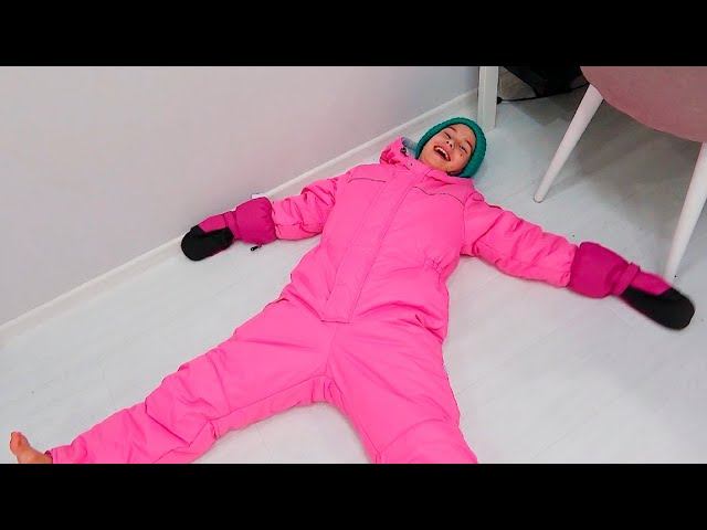 ВЛОГ Выходной день с Алинка Малинка ТВ Кулоны мз эпоксидной смолы и комбинезоны Зима с МиниДино смотреть онлайн