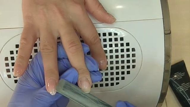 Коррекция на клиенте. Маникюр светоотражающим гель лаком. смотреть онлайн