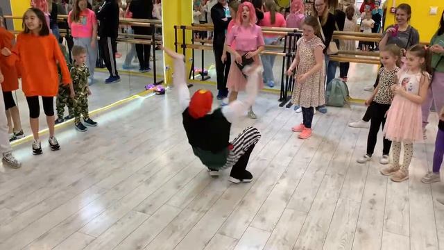 День Рождения Киви Дэнс! Нам 6 лет! смотреть онлайн