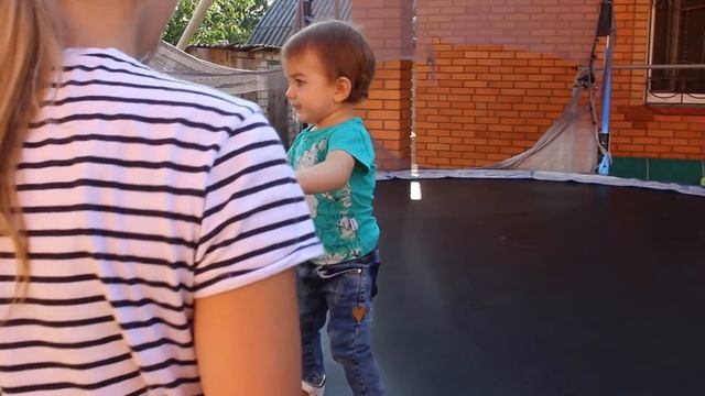 VLOG Костю положат в больницу... Шарик провалился в люк?! смотреть онлайн