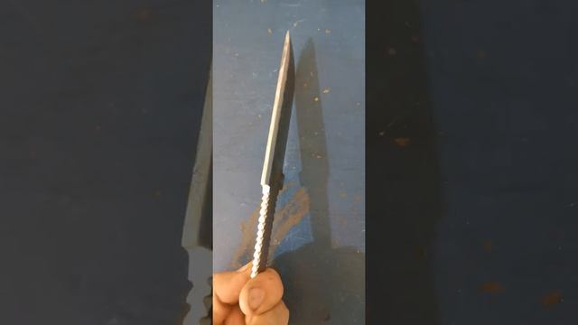 Forged blade made of bearing (steel SHX15). Кованый клинок из подшипника (сталь ШХ15). смотреть онлайн