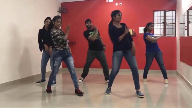 TU CHEEZ BADI HAI MAST | MACHINE | BOLLYWOOD DANCE VIDEO смотреть онлайн