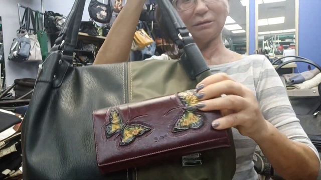 #женскаясумка 🥰 ЦВЕТ МОХ И КРУЖЕВО 💮 ПОДАРОК КОШЕЛЁК 🤑 БАБОЧКИ 🦋 смотреть онлайн