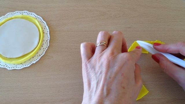 Как лепить еду из пластилина для кукол. Лепим пиццу из пластилина.Поделки из пластилина!! смотреть онлайн