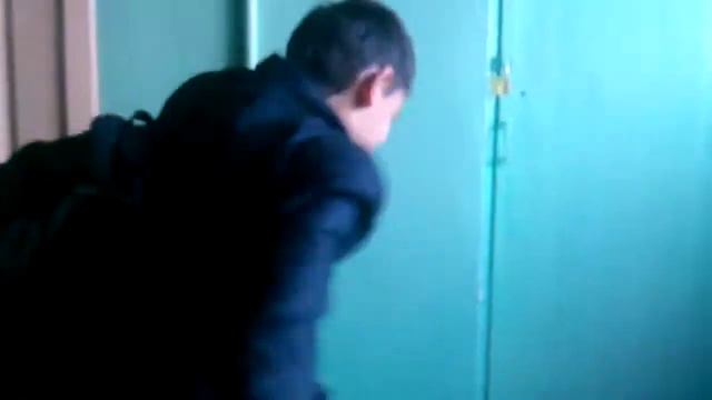 Избиение оператара смотреть онлайн