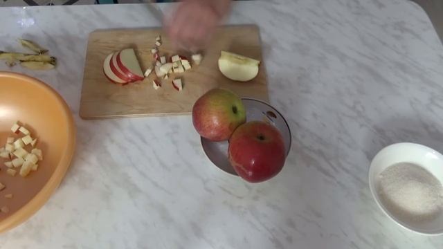 #Пирожки с яблоками печеные. #Видеорецепт. смотреть онлайн