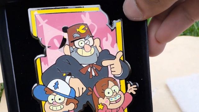 Unboxing the Alex Hirsch x Studio Bad Egg Gravity Falls Pin смотреть онлайн
