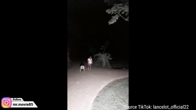 Orang ini Terpental Jauh karena Sosok Dibelakangnya || 5 penampakan hantu terjelas dan seram смотреть онлайн