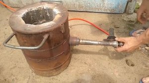 Газовый горн. Плавильня из газового баллона. Инжекционная горелка своими руками.