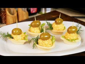 Съедается в один миг. Сырная закуска . Самая быстрая и сытная Новогодняя закуска, цыганка готовит.