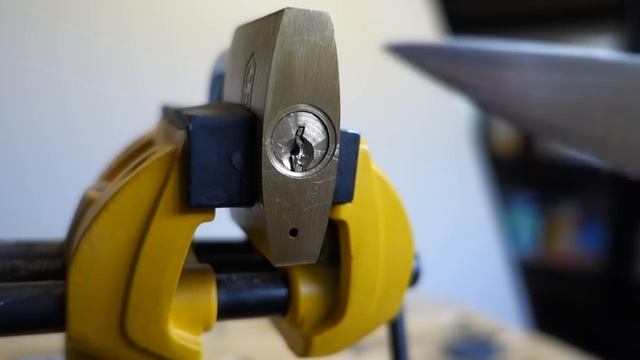 How to remove broken key from lock - DIY snapped key hacks смотреть онлайн