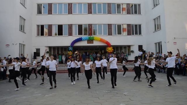 Флешмоб старших классов. 9-11. СШ№14 г. БРЕСТ смотреть онлайн