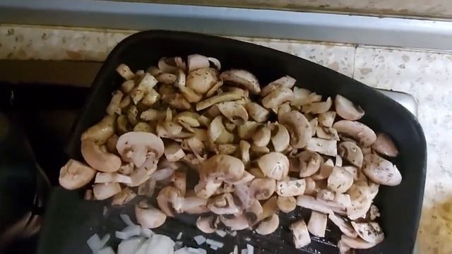 грибы под сметаной любимое наше осеннее блюдо приготовление смотреть онлайн