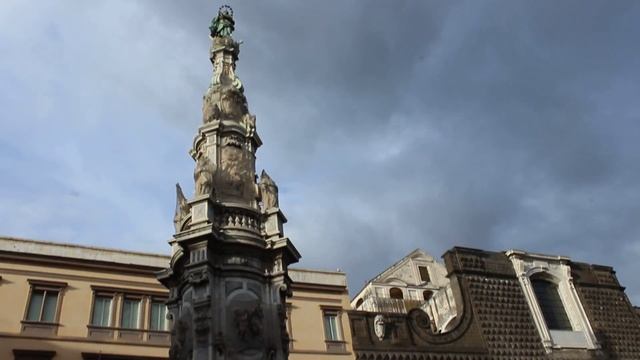 Piazza del Gesù Napoli - Площадь Исуса Неаполь смотреть онлайн