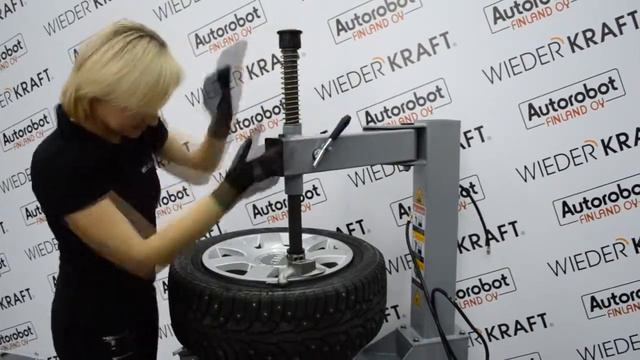 Шиномонтажный станок WiederKraft WDK 752122 смотреть онлайн