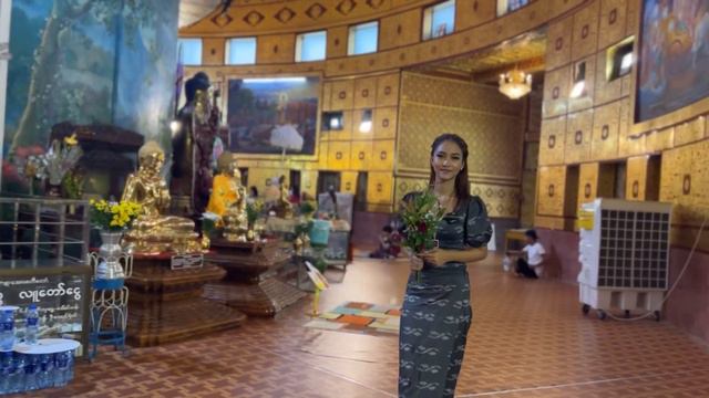 Thousands of candles are lit to celebrate the Thadingyut (full moon) festival in Yangon, Myanmar. смотреть онлайн