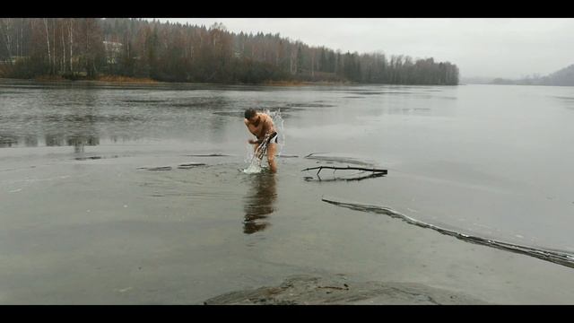 ЗАКАЛИВАНИЕ в озере Hillestadvannet. Норвегия 2.12.2018. ДЕНЬ 2 смотреть онлайн