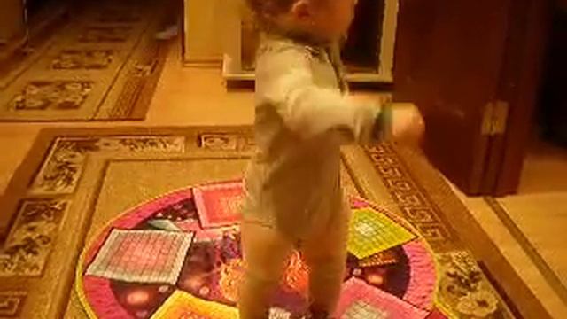Танцующий малыш смотреть онлайн