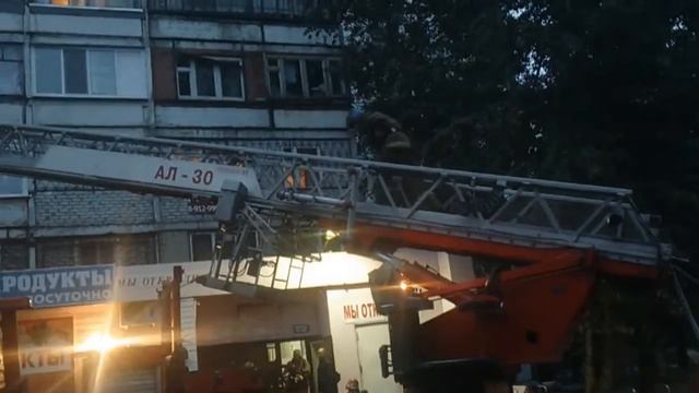 Тюмень, пожар 30 Лет Победы 29 07 15 смотреть онлайн