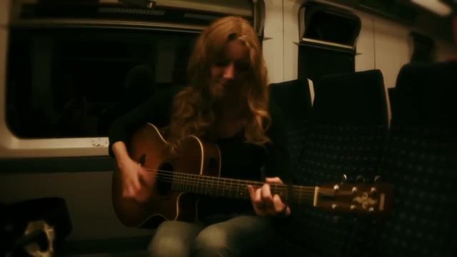 Joanna Weston - 'Stay' - on a Train смотреть онлайн