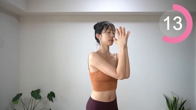 【8分】美しい上半身をつくる✨立ったままできるエクササイズ‼️ смотреть онлайн