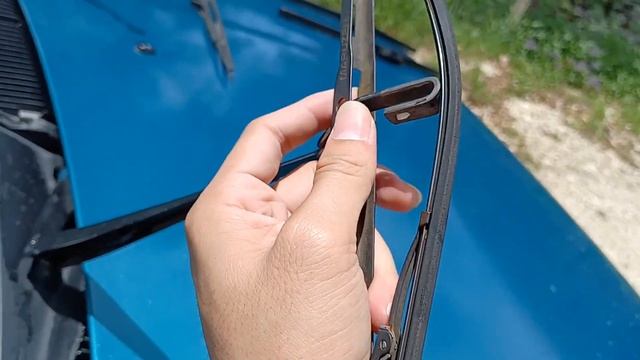 HOW TO CHANGE YOUR WIPER BLADES (NISSAN B13 LEC OR ANY OTHER CAR) смотреть онлайн