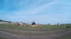 Трактор Беларусь копает траншею под фундамент (timelapse)