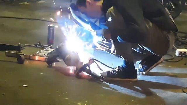 Ford Explorer - снятие коллекторов, удаление катализаторов, чип-тюнинг смотреть онлайн