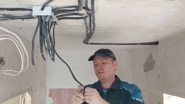 Случайно перерезали провода соседской квартиры( смотреть онлайн