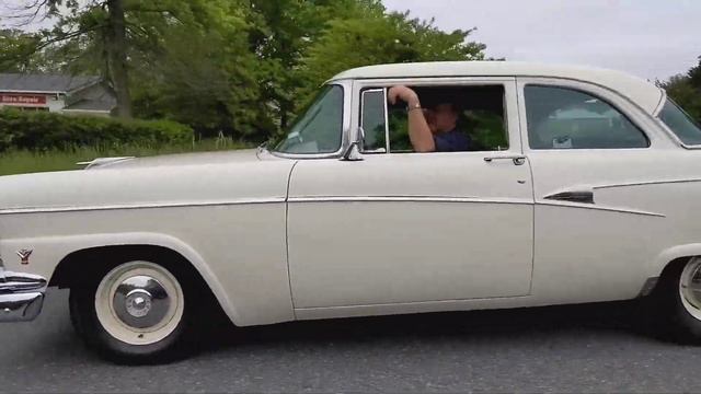 410-Powered 1956 Ford Customline 2-Door Sedan 4-Speed - Rolling clip смотреть онлайн