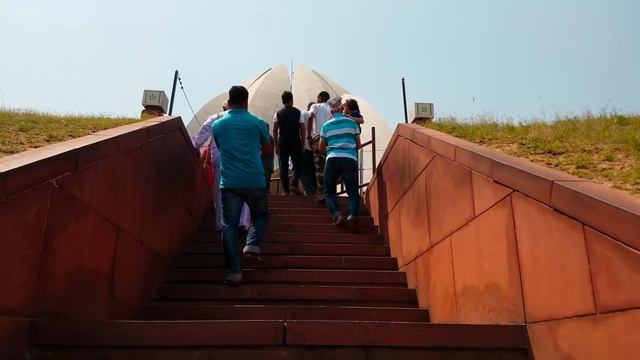 Lotus Temple Bahai New Delhi (Is this the coolest temple in India?) смотреть онлайн