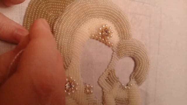 Вышивка вприкреп. Подробно показываю, как вышивать вприкреп бисером. смотреть онлайн