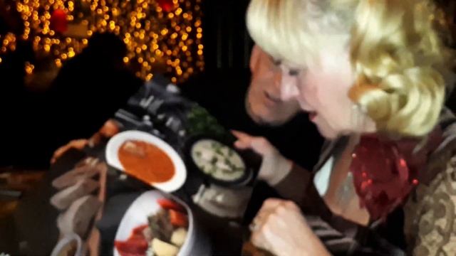 Наш душевный выходной в теплом харьковском кафе. смотреть онлайн