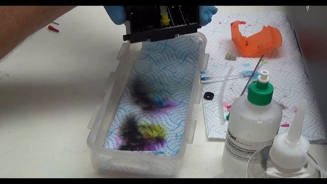 Cleaning a Canon printhead manually смотреть онлайн