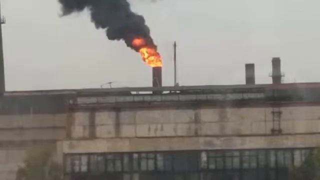 Даже в заводских трубах горит сажа смотреть онлайн