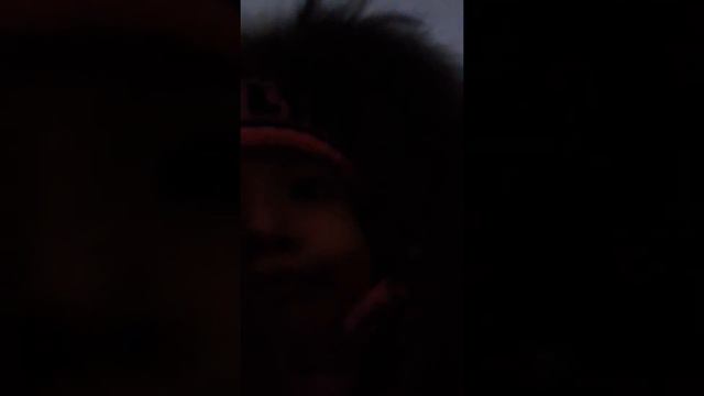 возвращаюсь из школы очень холодно поставьте этому ролику лайк ПЖ🙏 смотреть онлайн