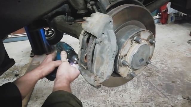 Замена колодок.  TLC200