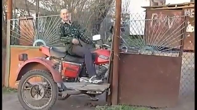 Срезал забор на мотоцикле! смотреть онлайн