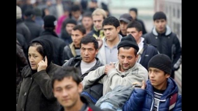 Россиядаги ўзбекистонликларни огоҳликка чақирамиз — Ташқи меҳнат миграцияси агентлиги? смотреть онлайн