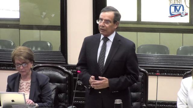 DIPUTADOS DAN ULTIMO ADIOS A DON GONZALO FACIO смотреть онлайн