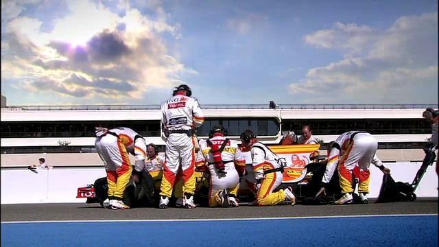 F1 2009 - ENTER the GAME with ALONSO & PIQUET смотреть онлайн