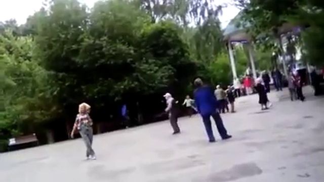 Брачные танцы в парке Сокольники смотреть онлайн