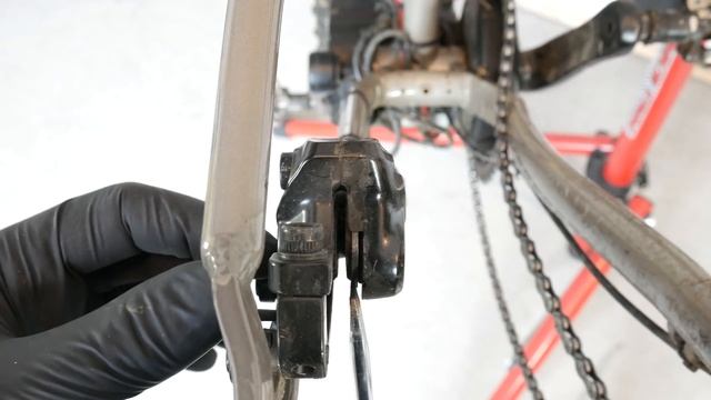 4 Mistakes During Disc Brake Pads Replacement On Your Bike. смотреть онлайн