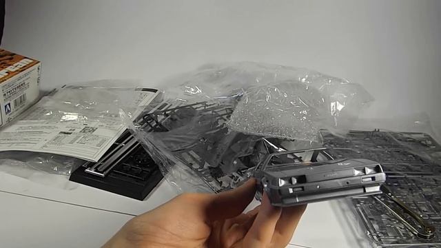 Обзор сборной модели Delorean DMC-12 Back to the Future part III Super Detail (SD) от Aoshima, 1:24 смотреть онлайн