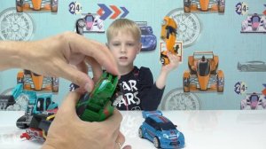 Гигантский робот трансформер из шести машин: гоночные машины, пожарная и экскаватор.