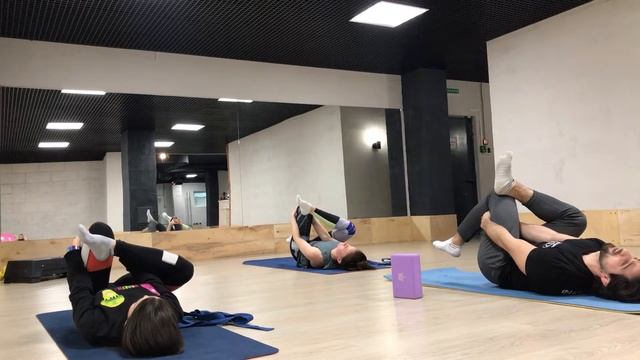 Растяжка в студии Философия Фитнеса смотреть онлайн